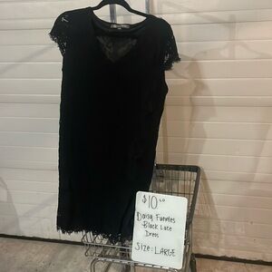 Daisy Fuentes-black lace-knee length-capped shoulder lace detail